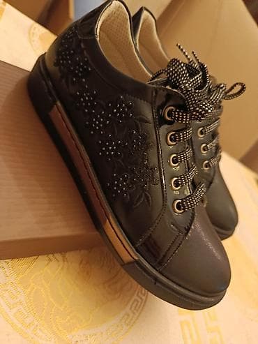 Столы для кормления: Qız uşaqları üçün şıq idman ayaqqabısı - Rəng: qara, parlaq — 3