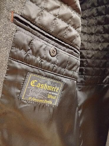 Пальто: 1 il olar alınıb, az istifadə olunub. Təzə qalıb — 5