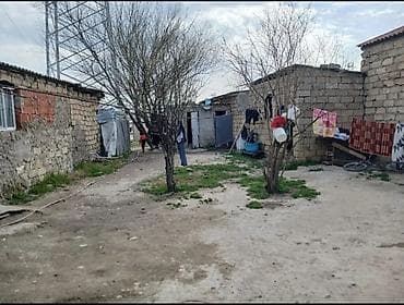 Satılır: Həyət evi və torpaq sahəsi - Tikili: bir mərtəbəli həyət — 3