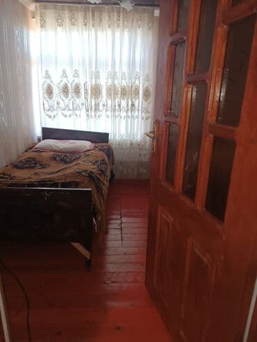 meyve tərəvəz: RT Arxasında körpüdən sağda 2 ci küçədə 2 mərtəbəli 8 otaqlı həyət evi — 14