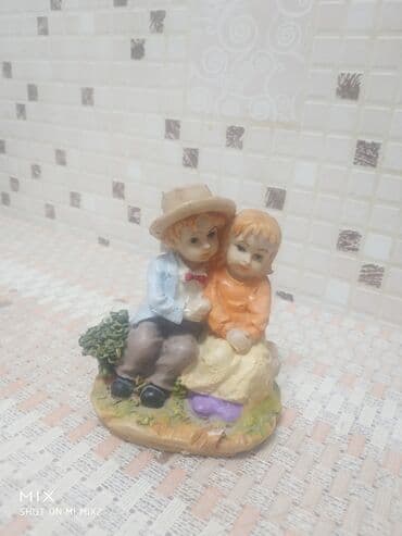 Fiqur, Plastik, rəng - Qəhvəyi