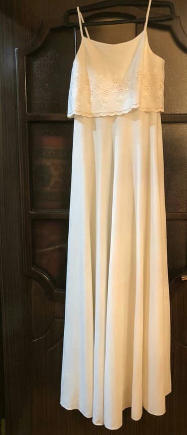 qadınlar üçün toxunma papaqlar: 1) Ziyafet paltari. Krem renginde, XS-S razmer(36 razmer).Uzunluğu — 2