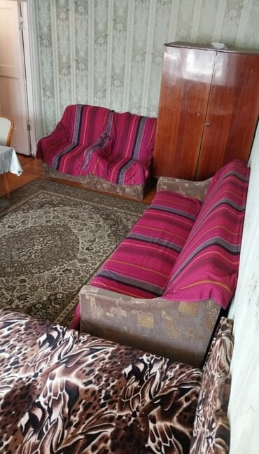 neftcilər kirayə: 1 otaqlı mənzil – mebellə - Geniş, işıqlı zal: 1 ədəd divan, 1 ədəd — 1