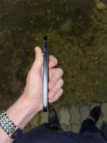 dubai iphone 15 pro: IPhone 15, 128 GB, Qara, Face ID — 3