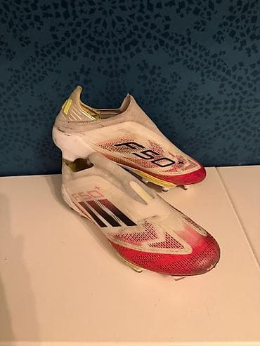 butsa: Butslar Adidas, Ölçü: 41 — 2