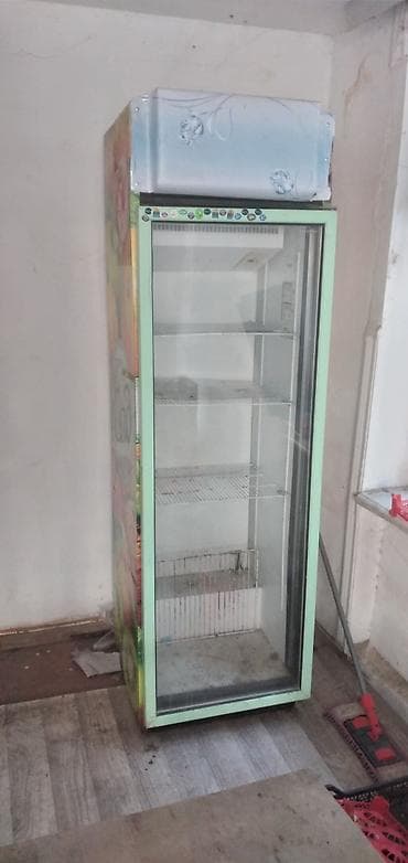 Ticarət üçün vitrin soyuducu - Şüşə qapılı, dik kabinet tipli vitrin