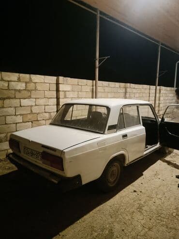 kia picanto 2012: VAZ 2105, ağ rəng, sedan kuzov. Xarici hissə: - Klassik 2107 dizaynı — 3