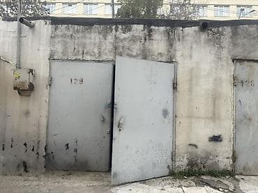Kirayə qaraj: 9 mkr, 157 sayli mektebin qarsisi. Qaraj 20 kv, texpasport var. Qiymet — 1
