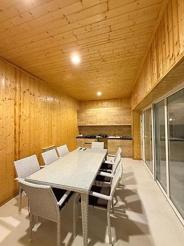 Məhsul: Tam mebel və texnika ilə təchiz olunmuş geniş ev/interyer