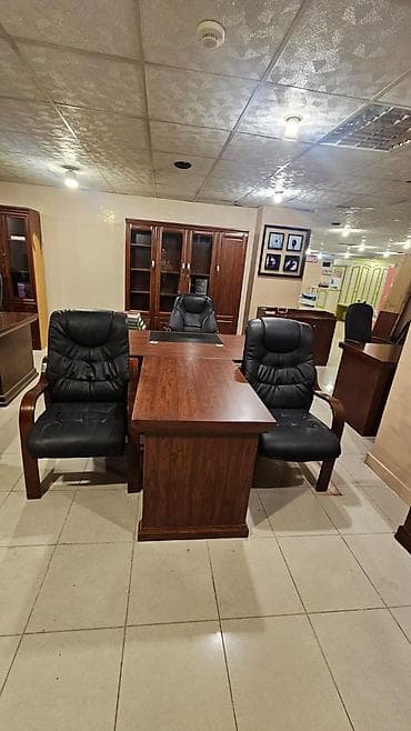 Ofis oturacaqları: 🩸MAYA 7545🩸*VİTRİN MALIDIR*Ofis mebeli təcili endirim qiyməti 1500 azn — 1