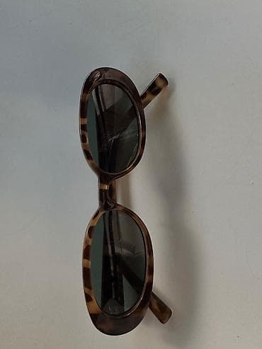 Le Specs 
Like new 
80 azn — 1