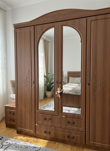 niva 4 qapılı: Açılan, 4 qapılı Düz dolab, Qarderob, paltar dolabı — 1