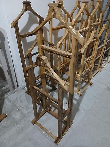 paltar aslqanı: Bu, paltarların səliqəli saxlanması üçün nəzərdə tutulmuş taxta — 5