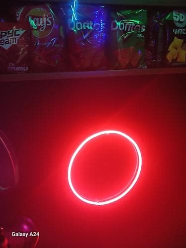 qedimi caynik: LED işıqlı dekor lövhələri və neon fiqurlar Damin 4 ed nerd 2 ed Tv — 6