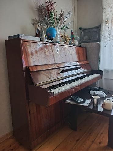 gitara akustik: Akkustik piano – “Belarus” upright model - Korpus: parlaq taxta (maun — 4