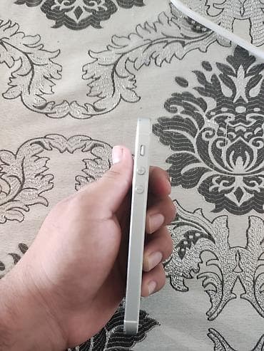 iphon 5 s: IPhone 5s, Gümüşü, Barmaq izi — 3