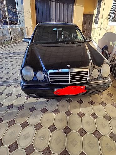 kia ceed ekran: Mercedes-Benz E-Sinif (W210) sedan - Kuzov: qara rəng, 4 qapı, geniş — 2
