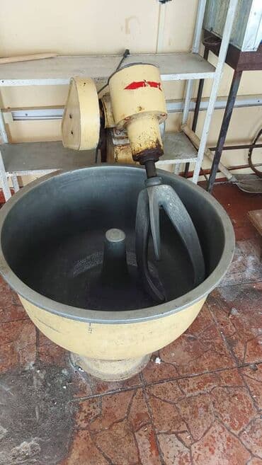 1 otaq kirayə verirəm: Xətai rayonu Əhmədli metrosunun yaxınlığında,20 kv.m sahəsi olan — 6