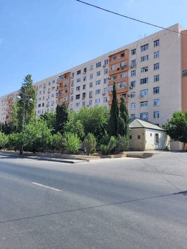 razinde kiraye evler 2 otaqli 300 azn: Bakı, Qaraçuxur qəs., 3 otaqlı, Köhnə tikili, m. Xalqlar Dostluğu, 80 kv. m — 6