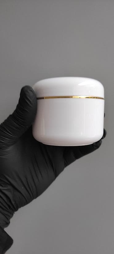 Ağ kosmetik krem qabı – 100 ml - Material: qalın, möhkəm plastik -