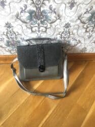 Çantalar hər biri 5 azn