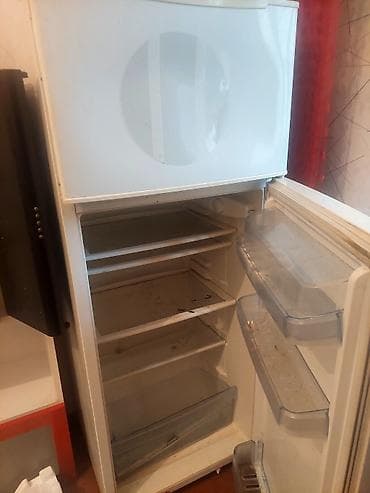 kalonka satişi: Iki qapılı məişət soyuducusu - Üst hissədə ayrıca dondurucu bölməsi - — 2