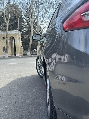 ford tranziti: Ford Fusion sedan - Kuzov: 4 qapılı sedan, tünd boz rəng - Mühərrik — 4