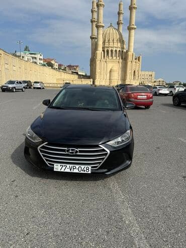 kia ceed 2010: Hyundai Elantra: 2 l | 2018 il Sedan — 4