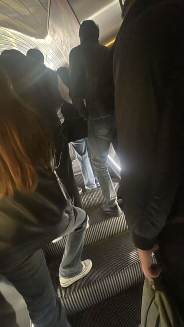 tunerlerin satisi: LG musiqi mərkəzi Xüsusiyyətlər: - Güclü 2 hissəli ön akustik sistem — 3