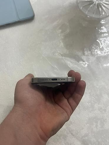 ip 9 plus: IPhone 15 Pro, 256 GB, Natural Titanium — 4