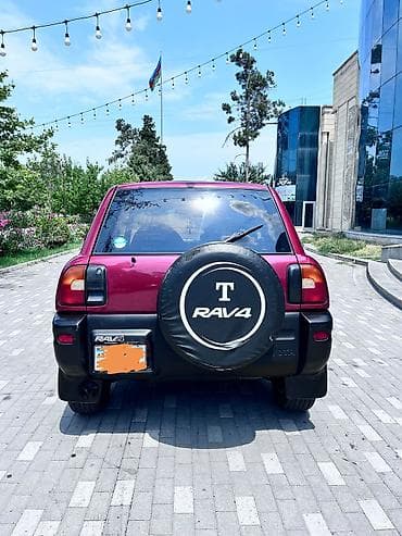 traktor te 150: Toyota RAV4: 2 l | 1994 il Krossover — 4