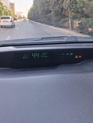 audi tt: Toyota Prius (II nəsil) hibrid hatchback - Gümüşü rəng, 5 qapı - — 4