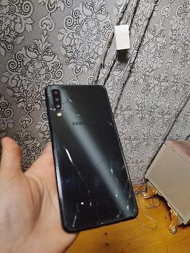 tap.az telfonlar: Samsung Galaxy A7 2018, 64 GB, rəng - Qara, İki sim kartlı — 3