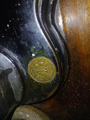 antik mebellər: Məhsul: mexaniki tikiş maşınının alt mexanizmi (köhnə model) Təsvir — 8