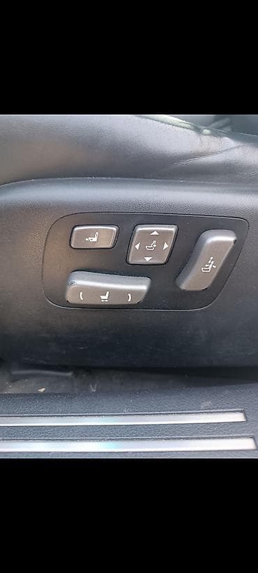 şevralit avtomobil: Lexus LS: 4.6 l | 2009 il Sedan — 10