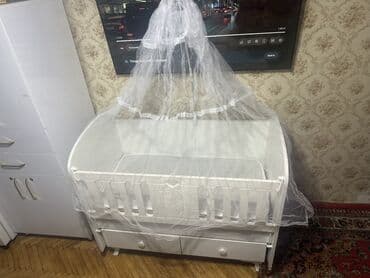 sade perdeler: Oğlan və qız üçün, Yeni, Beşik, Matras ilə — 1