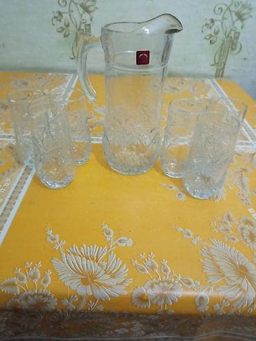Şüşə sürahi və stəkan dəsti - Tərkib: 1 ədəd şüşə sürahi + 6 ədəd