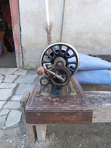 gitara simi: Antik samovarlar və tikiş maşını kolleksiyası - 2 ədəd klassik — 5