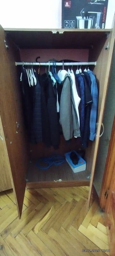 işlənmiş şfoner: Açılan, 2 qapılı Düz dolab, Qarderob, paltar dolabı — 1