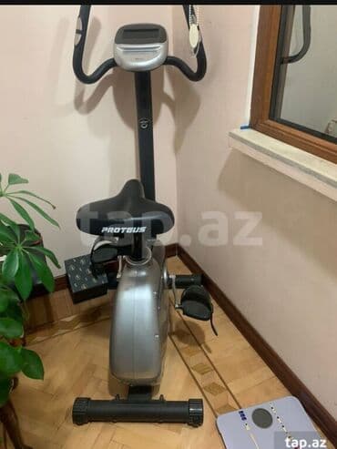 Velotrenajor ela vəziyyətdə. Bir çox velotrenajor Xizək Veloxizekler