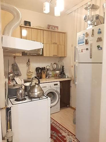 kiraye evler naxcivan: Bakı, 4-cü mikrorayon, 2 otaqlı, Köhnə tikili, m. Memar Əcəmi, 55 kv. m — 10