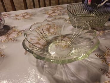 dərin boşqab: Şüşə qab dəsti - 2 ədəd şüşə krujka: qalın divarlı, qulpulu. Üzərində — 4