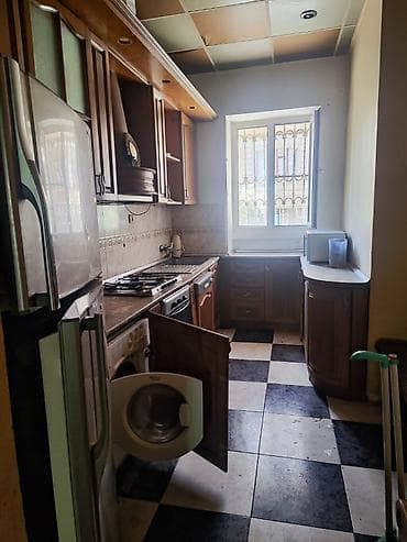 otelde: 4 otaq 6/2 hər şəraiti var metro gənclik irşad otelin yanı qiymət 700 — 1