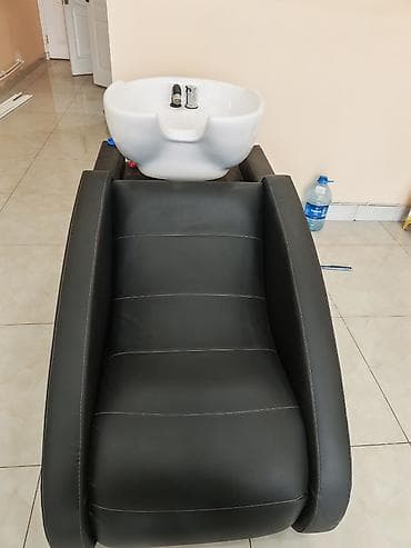 Soyuducu avadanlığı: Gözəllik salonu üçün hazır biznes satılır. Binənin mərkəzində. Satma — 4