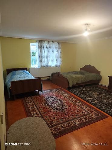 heyet evler: Qusar şəhərində, Xıdır restoranı ilə üzbəüz yerləşən iki mərtəbəli ev — 7