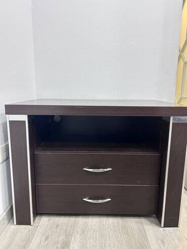 Ofis mebel dəsti - Tərkib: böyük iş/konfrans masası və 2 şkaf