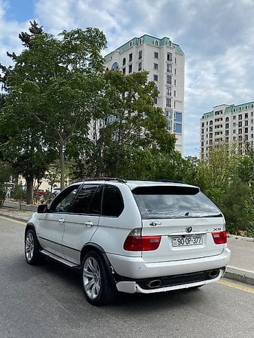 4 teker: BMW X5: 4.4 l | 2000 il Ofrouder/SUV — 4