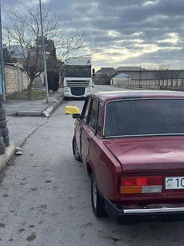Автозапчасти: VAZ 2107 sedan - Korpus: 4 qapılı sedan, tünd qırmızı rəng, klassik — 6