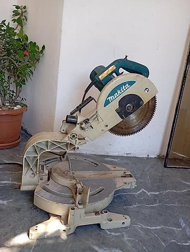 taxta mozaikalar: Makita LS1214 sürgülü gönye mişarı - Güc: 1650 W - Gərginlik/Frekans — 1