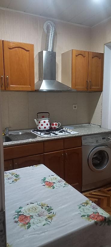 kiraye qaraj: 2 otaqlı mənzil – mebel və texnika ilə - Plan: geniş zal, yataq — 4